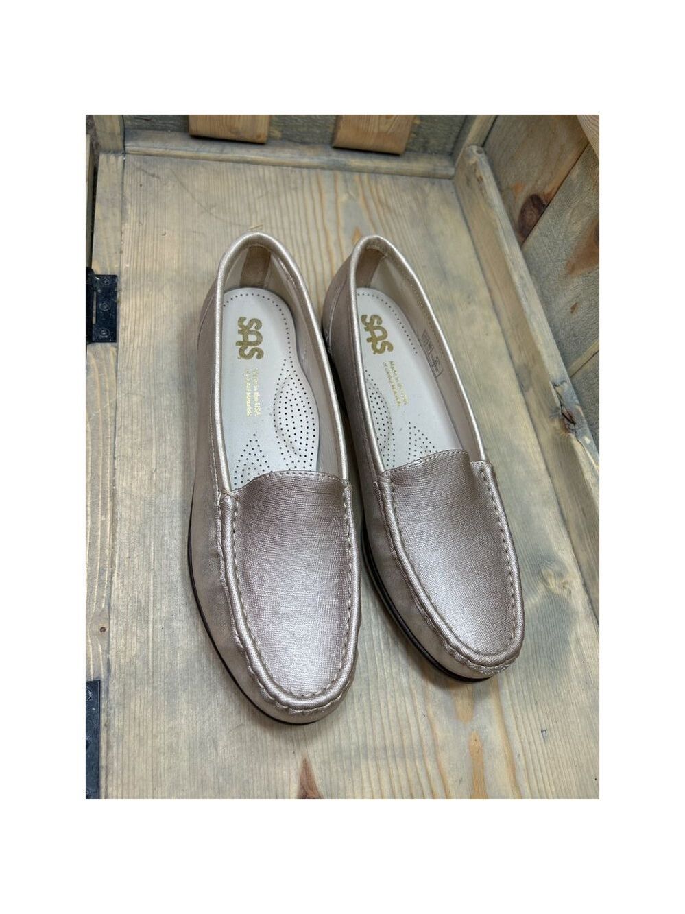 8.5N SAS Metallic Gold Leather Slip On Loafer Shoes Womens - Picture 3 of 7
